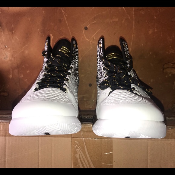 Under Armour Men Steph Curry 1 B2B Basketball Shoe - Picture 3 of 7